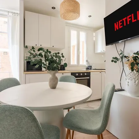 Cosy 1br, Newly Renovated - | By Airnest * Clichy